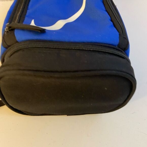 Nike 2 zipper insulated lunch bag 10” - Picture 4 of 7
